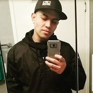 Meet your Posher, Cesar